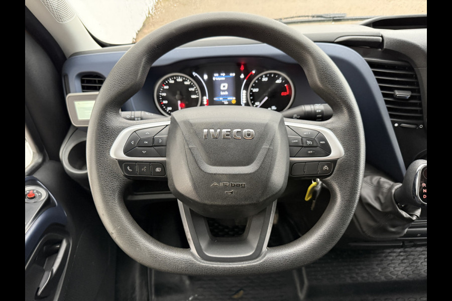 Iveco Daily 35S16 2.3 Automaat L2H2 Oprijplaat Trekhaak Climate Control Cruise Control Lucht Geveerde Stoel