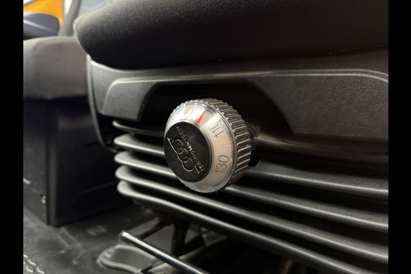 Iveco Daily 35S16 2.3 Automaat L2H2 Oprijplaat Trekhaak Climate Control Cruise Control Lucht Geveerde Stoel