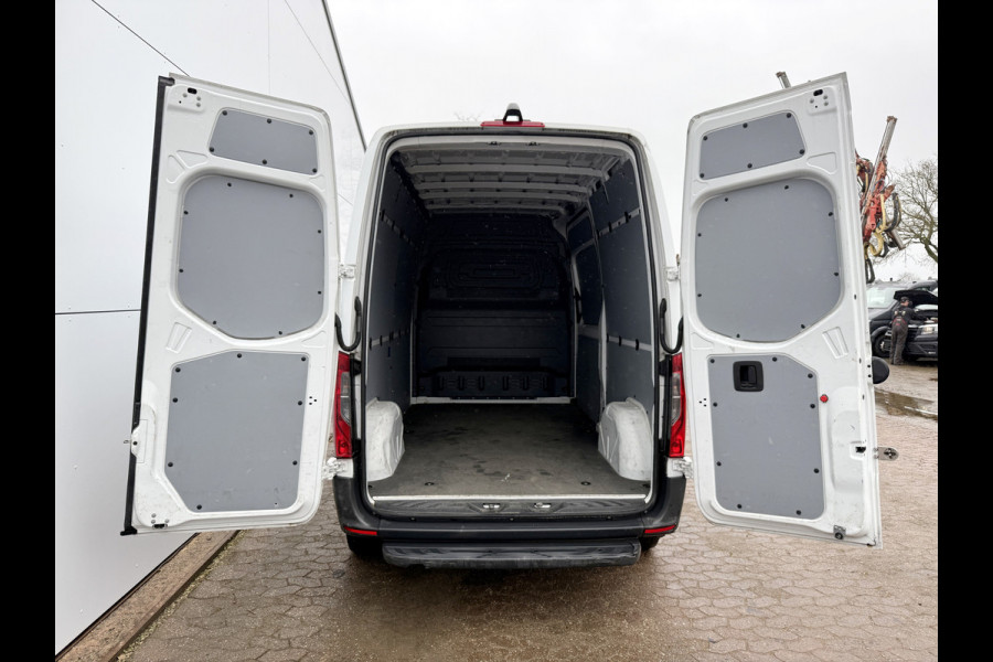 Mercedes-Benz eSprinter 312 ALL-IN PRIJS 93.2% (SOH) L2H2 55kWh 168km WLTP 80kw Snelladen Climate Control Camera Stoelverwarming Laadkabel