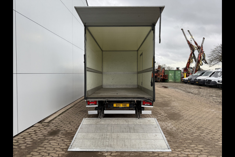 Iveco Daily 35S18 3.0 Automaat Laadklep LED Climate Bakwagen Meubelbak Koffer Control Adaptieve Cruise Control Standkachel Camera Navigatie