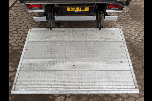 Iveco Daily 35S18 3.0 Automaat Laadklep LED Climate Bakwagen Meubelbak Koffer Control Adaptieve Cruise Control Standkachel Camera Navigatie