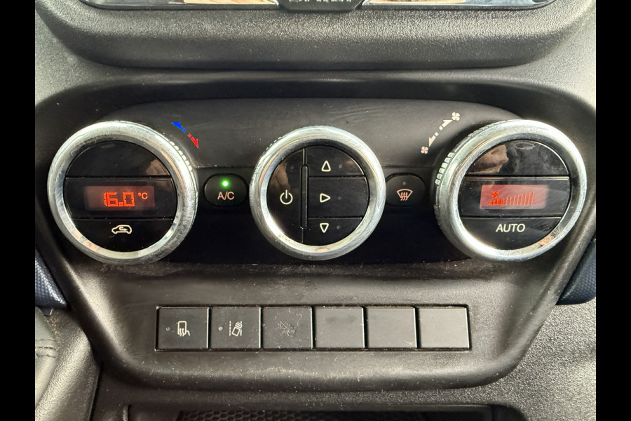 Iveco Daily 35S18 3.0 Automaat Laadklep LED Climate Bakwagen Meubelbak Koffer Control Adaptieve Cruise Control Standkachel Camera Navigatie