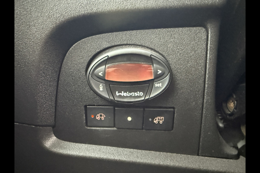 Iveco Daily 35S18 3.0 Automaat Laadklep LED Climate Bakwagen Meubelbak Koffer Control Adaptieve Cruise Control Standkachel Camera Navigatie