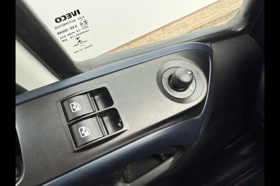 Iveco Daily 35S18 3.0 Automaat Laadklep LED Climate Bakwagen Meubelbak Koffer Control Adaptieve Cruise Control Standkachel Camera Navigatie