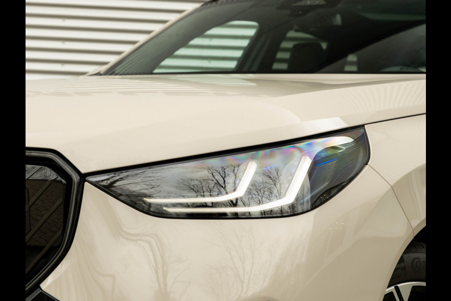 BMW X3 30e xDrive - M-Sport Pro - Pano - Trekhaak - Head-up - Stuurwiel Verwarmd