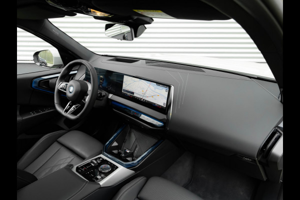BMW X3 30e xDrive - M-Sport Pro - Pano - Trekhaak - Head-up - Stuurwiel Verwarmd