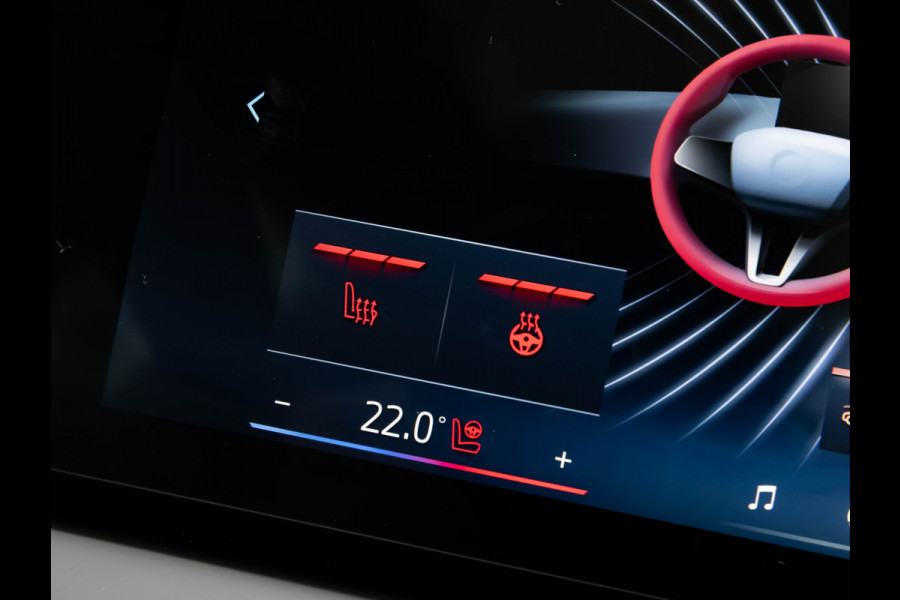 BMW X3 30e xDrive - M-Sport Pro - Pano - Trekhaak - Head-up - Stuurwiel Verwarmd