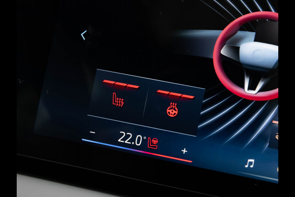 BMW X3 30e xDrive - M-Sport Pro - Pano - Trekhaak - Head-up - Stuurwiel Verwarmd