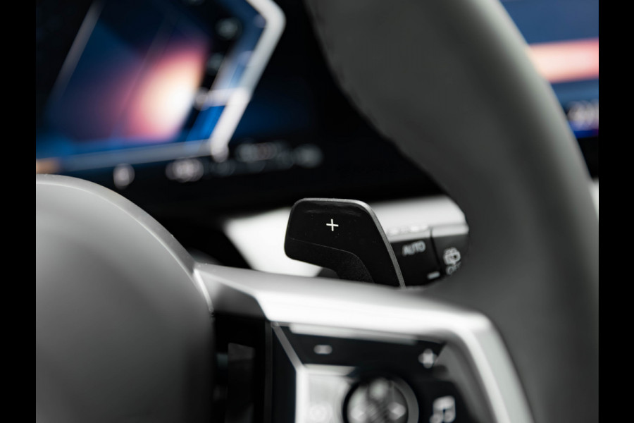 BMW X3 30e xDrive - M-Sport Pro - Pano - Trekhaak - Head-up - Stuurwiel Verwarmd