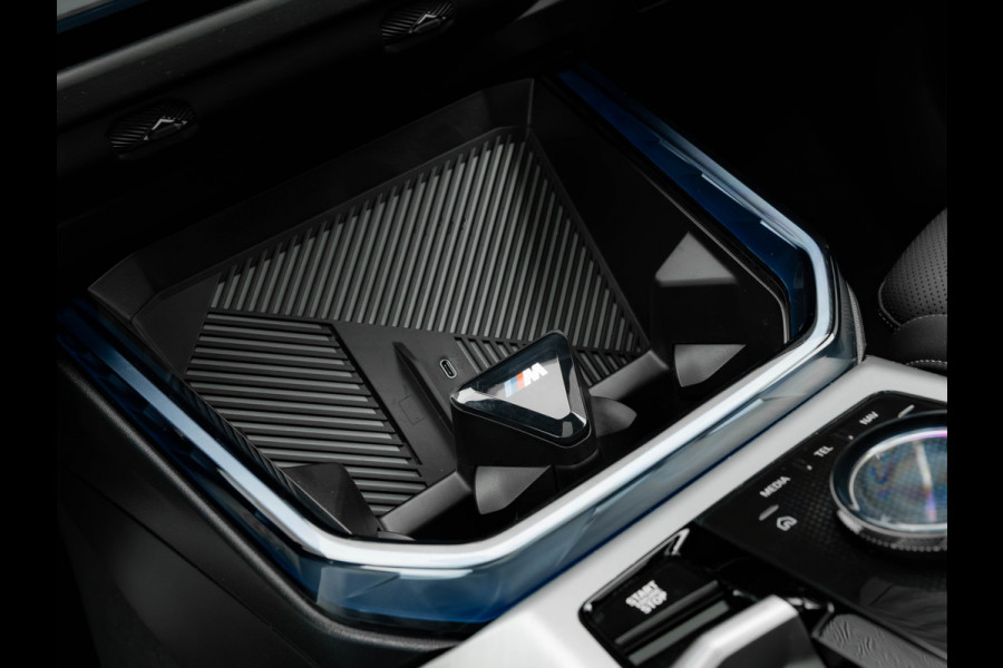 BMW X3 30e xDrive - M-Sport Pro - Pano - Trekhaak - Head-up - Stuurwiel Verwarmd