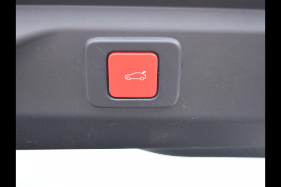 Peugeot 3008 1.2 Hybrid 136 GT NAVIGATIE & CARPLAY | ACHTERUITRIJCAMERA MET SENSOREN | E.C.C. |