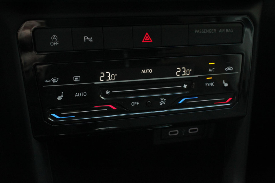 Volkswagen T-Cross 1.0 TSI 110pk DSG Life | Navigatie | Apple Carplay/Android Auto | Adaptive Cruise Control | Camera | Parkeersensoren | Stoelverwarming | Virtual Cockpit | Getinte ramen | Climatronic | Lane Assist