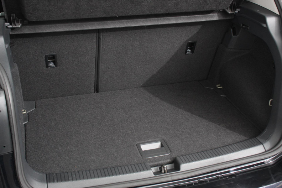 Volkswagen T-Cross 1.0 TSI 110pk DSG Life | Navigatie | Apple Carplay/Android Auto | Adaptive Cruise Control | Camera | Parkeersensoren | Stoelverwarming | Virtual Cockpit | Getinte ramen | Climatronic | Lane Assist