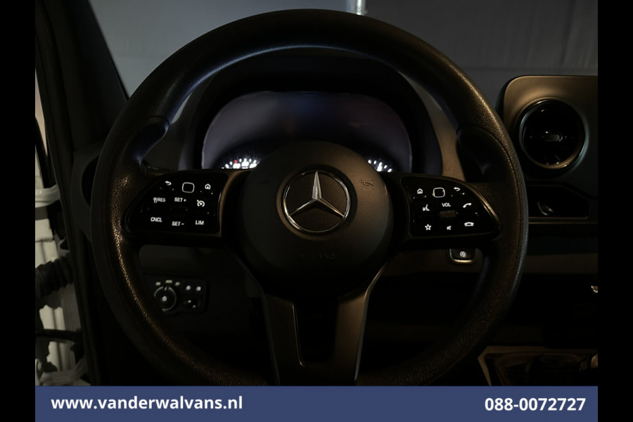 Mercedes-Benz Sprinter 316 CDI 164pk L3H2 Euro6 Airco | 360 Graden Camera | Navigatie | Apple Carplay | Chauffeursstoel Cruisecontrol, Android Auto, Stoelverwarming, Parkeersensoren, Bijrijdersbank