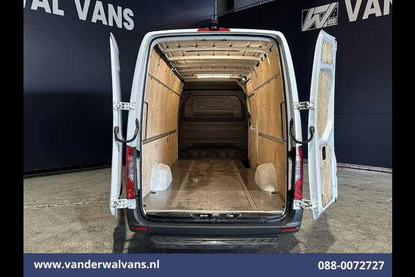Mercedes-Benz Sprinter 316 CDI 164pk L3H2 Euro6 Airco | 360 Graden Camera | Navigatie | Apple Carplay | Chauffeursstoel Cruisecontrol, Android Auto, Stoelverwarming, Parkeersensoren, Bijrijdersbank