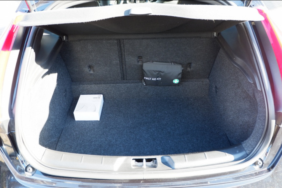 Volvo V40 Cross Country 1.5 T3 Polar + / INCL. 12mnd BOVAG / Leder / Stoelverwarming