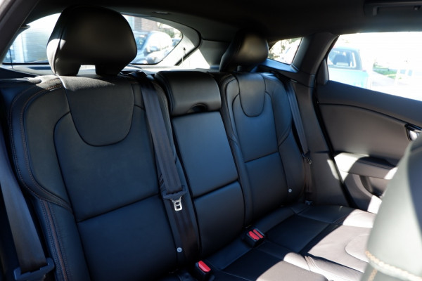 Volvo V40 Cross Country 1.5 T3 Polar + / INCL. 12mnd BOVAG / Leder / Stoelverwarming