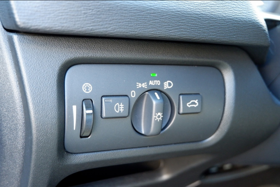 Volvo V40 Cross Country 1.5 T3 Polar + / INCL. 12mnd BOVAG / Leder / Stoelverwarming