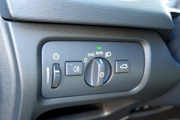 Volvo V40 Cross Country 1.5 T3 Polar + / INCL. 12mnd BOVAG / Leder / Stoelverwarming