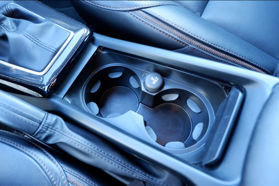 Volvo V40 Cross Country 1.5 T3 Polar + / INCL. 12mnd BOVAG / Leder / Stoelverwarming