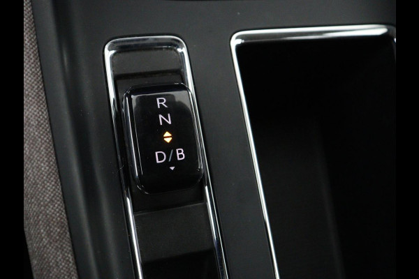 Škoda ENYAQ iV 60 | SOH 91% | Trekhaak | Stoelverwarming | Camera | Sportstuur | Carplay | Navigatie | Cruise control | Full LED | Half leder | DAB | Parkeerhulp | Sfeerverlichting | Climate control