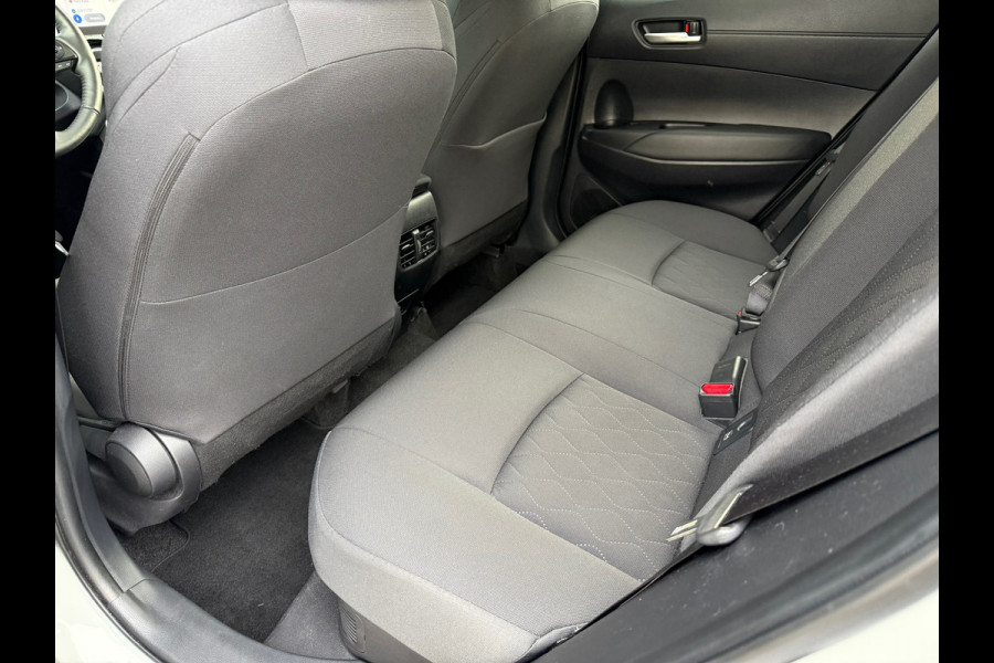 Toyota Corolla Cross Hybrid 140 Active - Automaat - Navi - Climate - Camera - Winterpakket