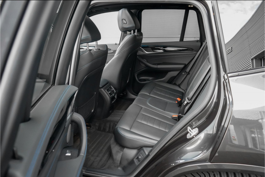 BMW iX3 High Executive M-Sport 80 kWh Pano ACC H&K 20"