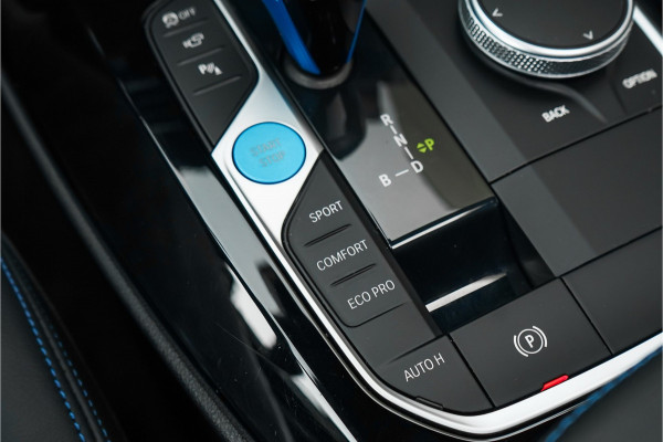 BMW iX3 High Executive M-Sport 80 kWh Pano ACC H&K 20"