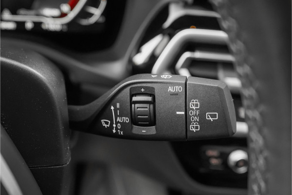 BMW iX3 High Executive M-Sport 80 kWh Pano ACC H&K 20"