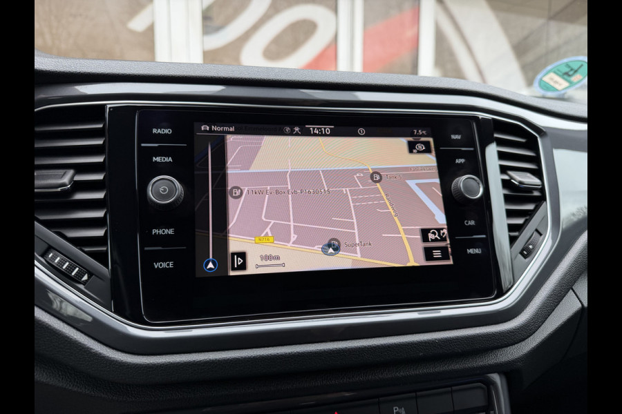 Volkswagen T-Roc 1.5 TSI Sport Automaat / Carplay / Navi / 18" LM / Adap. Cruise. / Parkeersensoren v+a