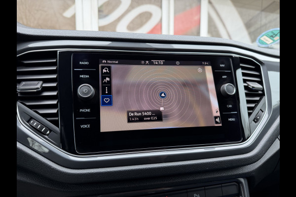 Volkswagen T-Roc 1.5 TSI Sport Automaat / Carplay / Navi / 18" LM / Adap. Cruise. / Parkeersensoren v+a