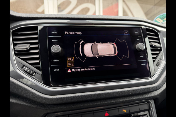 Volkswagen T-Roc 1.5 TSI Sport Automaat / Carplay / Navi / 18" LM / Adap. Cruise. / Parkeersensoren v+a