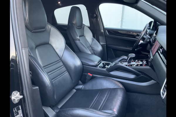 Porsche Cayenne Coupé 3.0 E-Hybrid PHEV 360° Pano SportChrono Luchtvering Bose Carplay Leer Memory UITSTRALING!