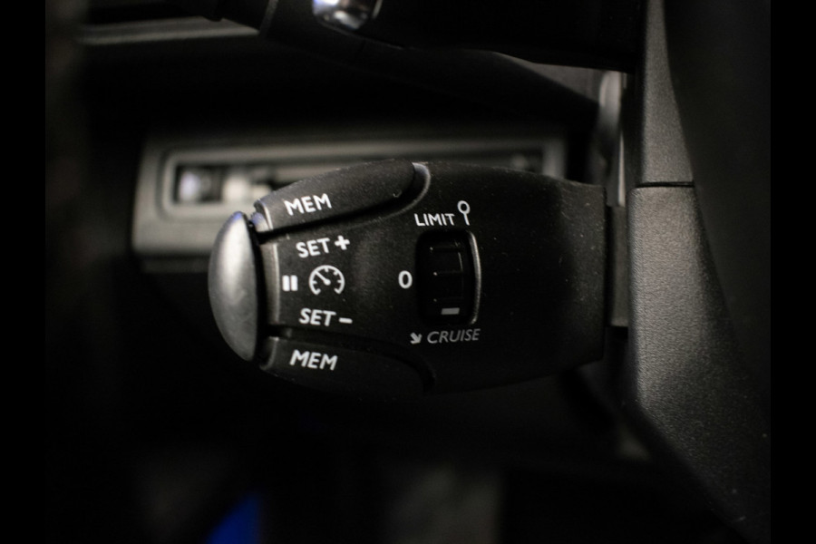 Peugeot 5008 1.6 e-THP Allure Sport (APPLE CARPLAY,NAVI,CAMERA,360 VIEW,DIGITAL COCKPIT,LED,CRUISE,GETINT,SPORTSTOELEN,LM VELGEN)