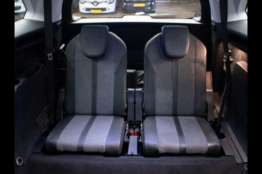 Peugeot 5008 1.6 e-THP Allure Sport (APPLE CARPLAY,NAVI,CAMERA,360 VIEW,DIGITAL COCKPIT,LED,CRUISE,GETINT,SPORTSTOELEN,LM VELGEN)