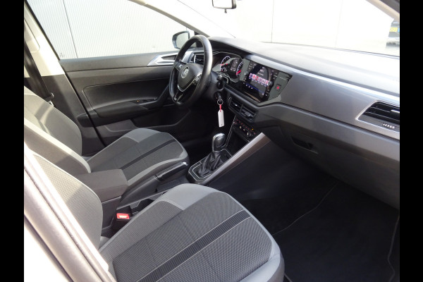 Volkswagen Polo 1.0 TSI Highline * PDC * 4 SEIZOENSBANDEN * CAMERA !!