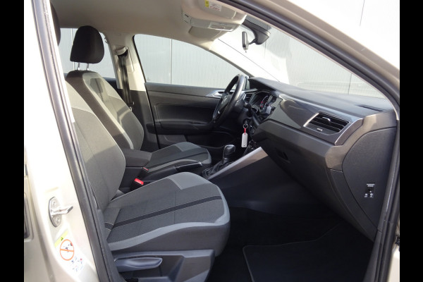 Volkswagen Polo 1.0 TSI Highline * PDC * 4 SEIZOENSBANDEN * CAMERA !!