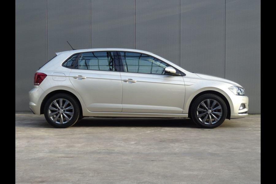 Volkswagen Polo 1.0 TSI Highline * PDC * 4 SEIZOENSBANDEN * CAMERA !!