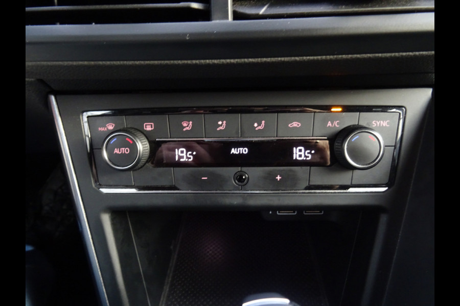 Volkswagen Polo 1.0 TSI Highline * PDC * 4 SEIZOENSBANDEN * CAMERA !!