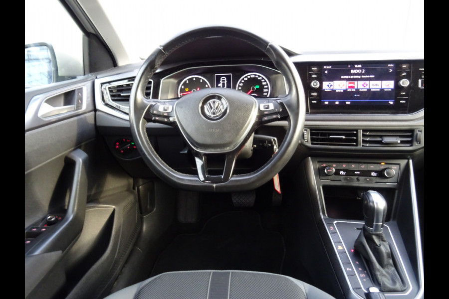 Volkswagen Polo 1.0 TSI Highline * PDC * 4 SEIZOENSBANDEN * CAMERA !!