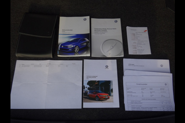 Volkswagen Polo 1.0 TSI Highline * PDC * 4 SEIZOENSBANDEN * CAMERA !!