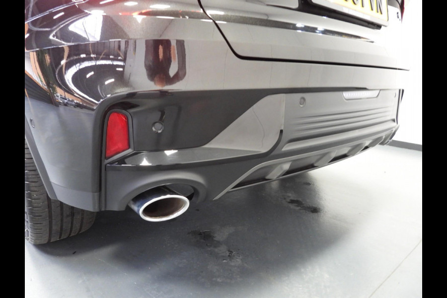 Lynk & Co 01 1.5 PHEV BlackLine ZW.HEMEL/360CAM/SCHUIFDAK/LED/20"LMV!