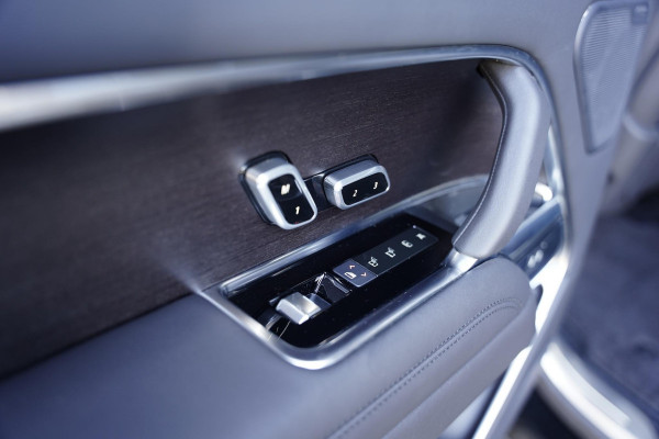 Land Rover Range Rover P510 E First Edition Panoramadak / Meridian / Elek. Trekhaak