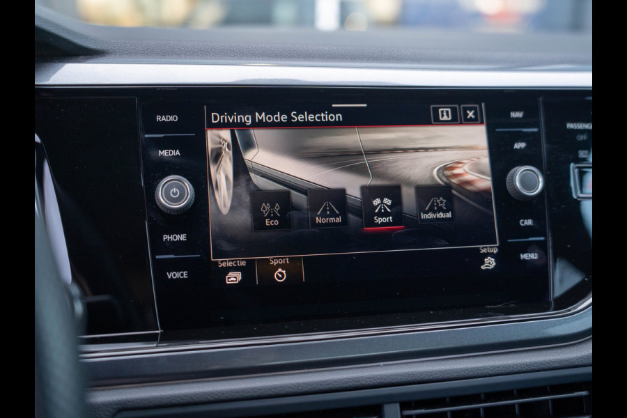 Volkswagen Polo 2.0 TSI GTI / IQ / Pano / Stoelverwarming / Camera