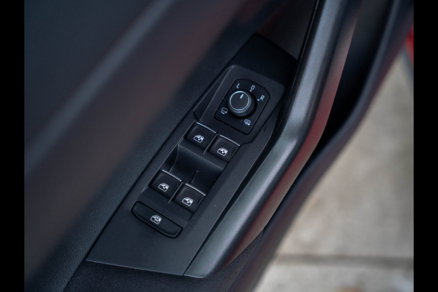 Volkswagen Polo 2.0 TSI GTI / IQ / Pano / Stoelverwarming / Camera