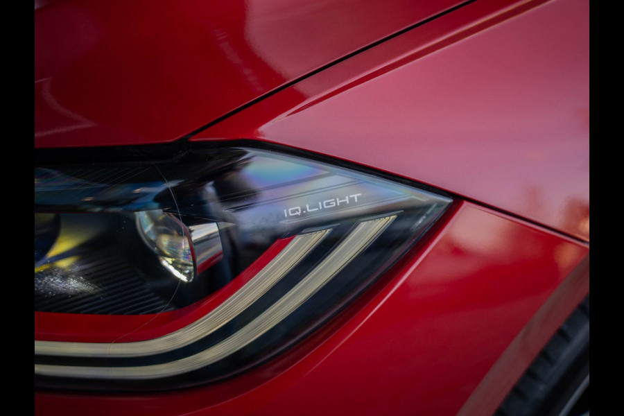 Volkswagen Polo 2.0 TSI GTI / IQ / Pano / Stoelverwarming / Camera