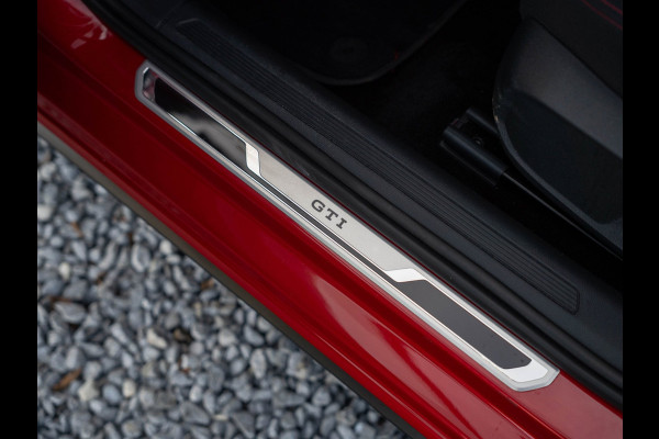 Volkswagen Polo 2.0 TSI GTI / IQ / Pano / Stoelverwarming / Camera