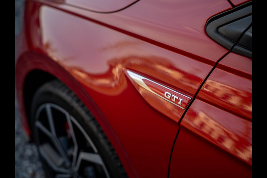 Volkswagen Polo 2.0 TSI GTI / IQ / Pano / Stoelverwarming / Camera