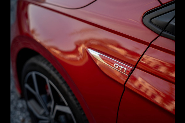 Volkswagen Polo 2.0 TSI GTI / IQ / Pano / Stoelverwarming / Camera