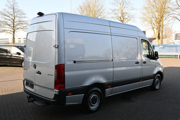 Mercedes-Benz Sprinter 317 CDI L2H2 RWD 3500 kg trekhaak, MBUX met camera, Comfort stoel, Etc.